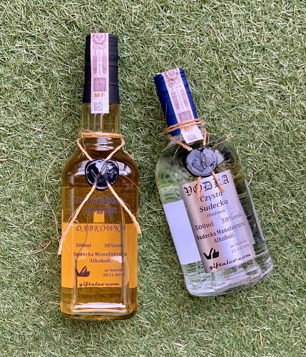 Wódka czysta zbożowa oraz Dąbkówka z Sudeckiej Manufaktury Alkoholi