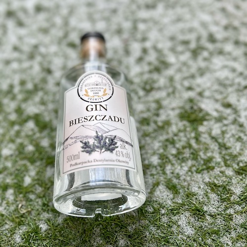 Podkarpacka Destylarnia Okowity przedstawia - Gin Bieszczadu